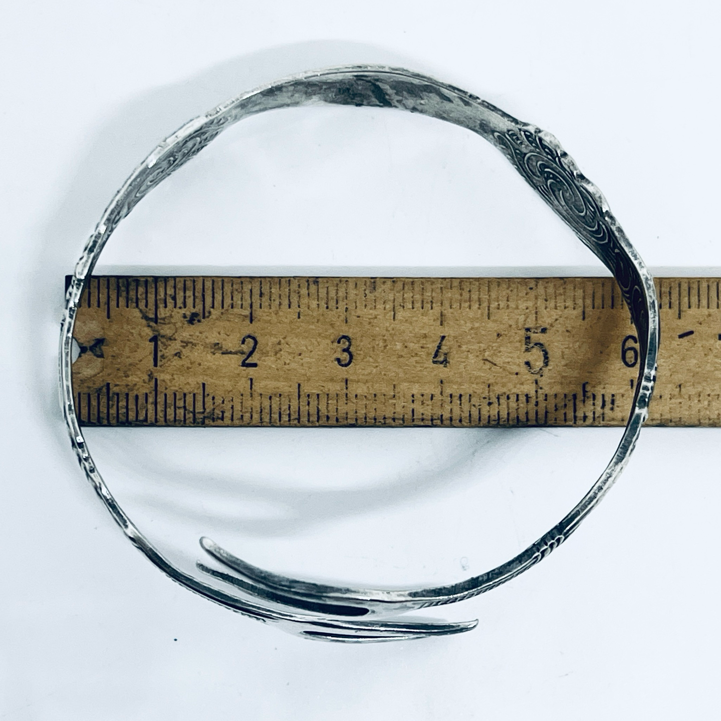 Bracciale Artigianale Mod. PINZETTA ZUCCHERO  Realizzato con Antica posata in Argento (Prima Metà del ’900)