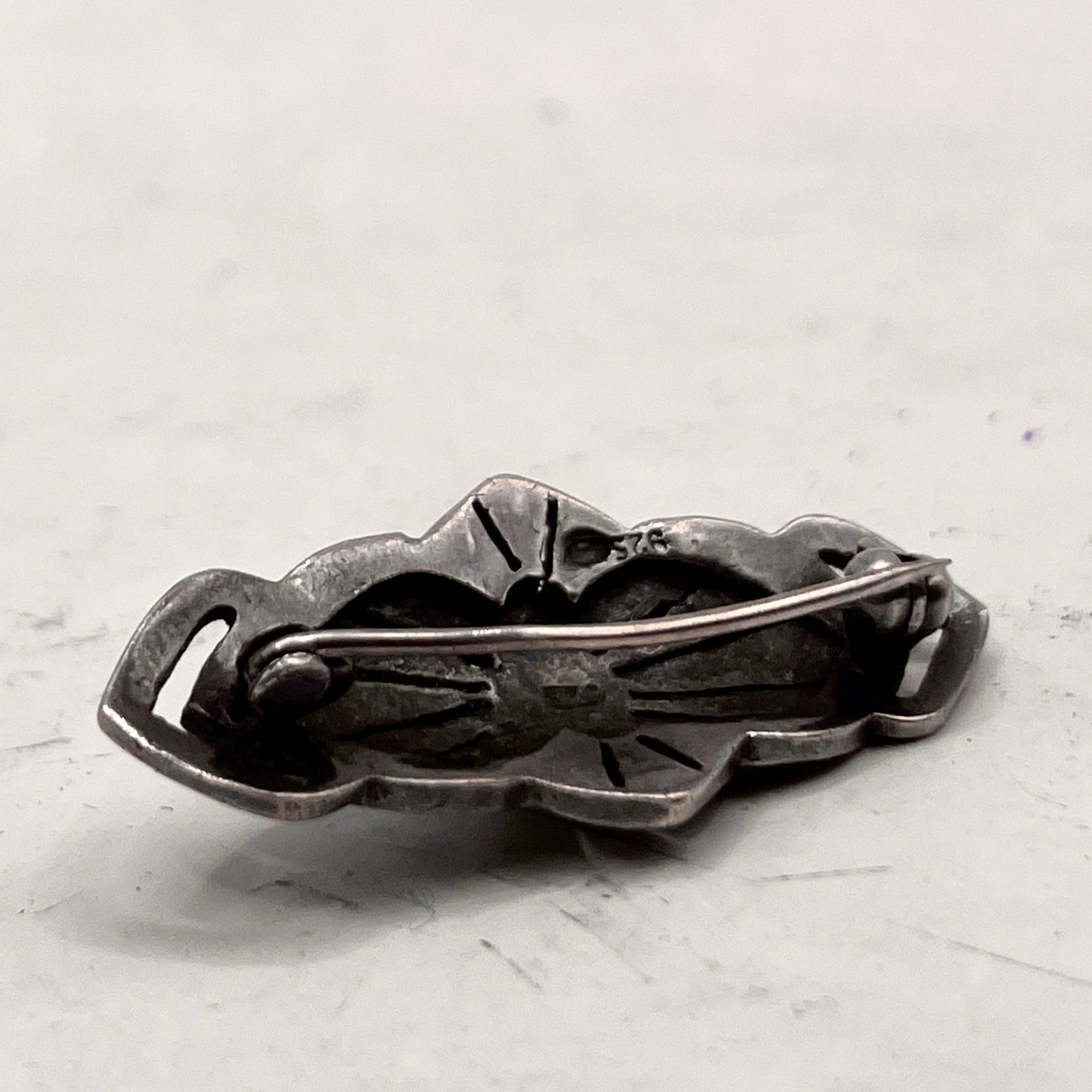 Anello Artigianale GRANATO Mod. SPILLA Realizzato con Antica spilla in Argento (Prima Metà del ’900)