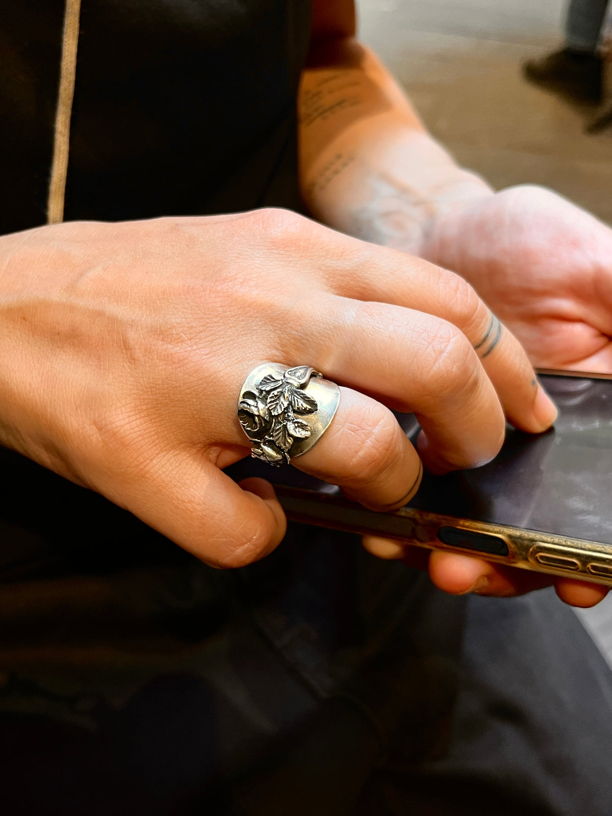 Anello Intero Rose ricavato da un cucchiaino antico in argento 925 – vista 10