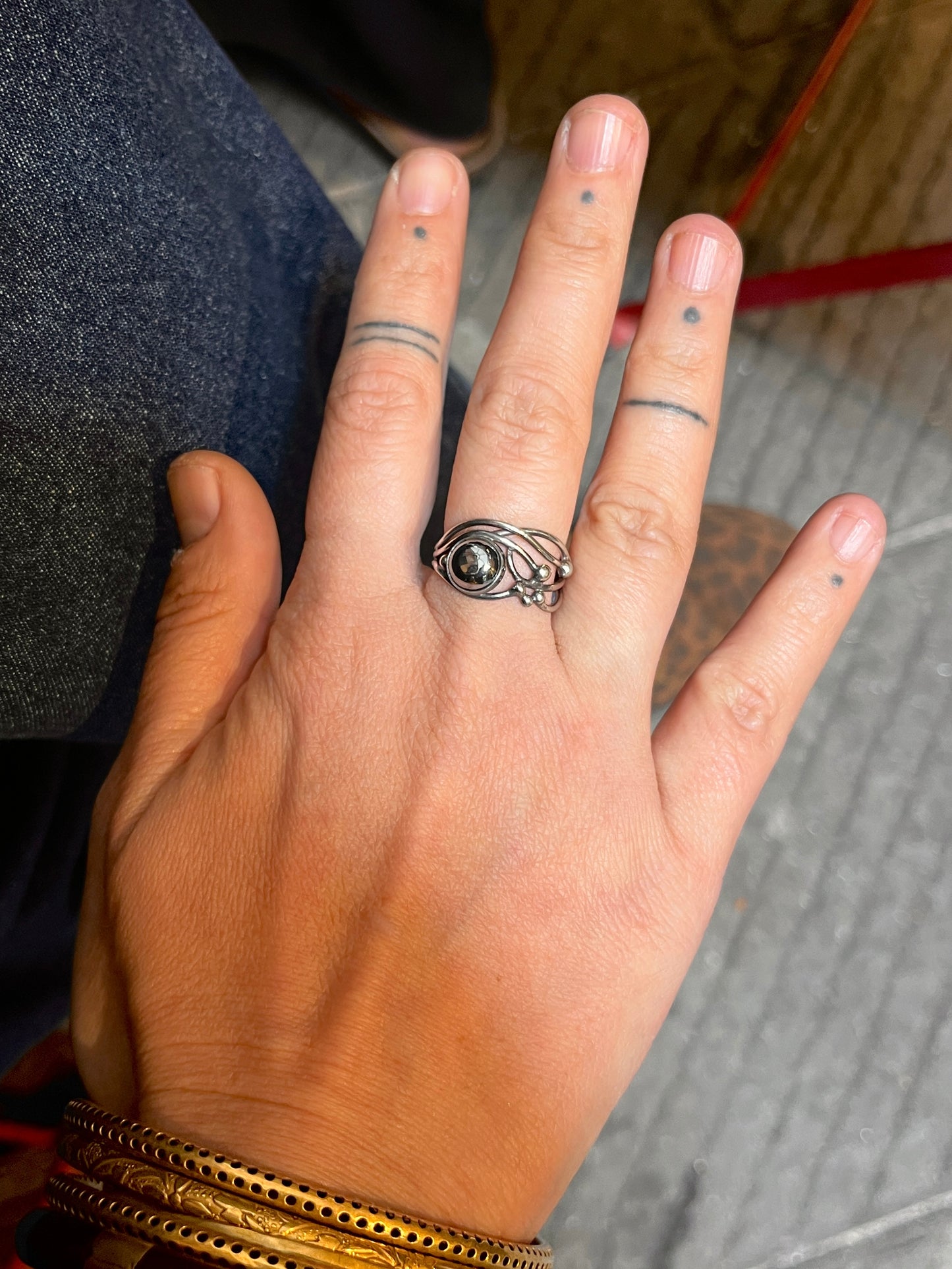 Anello Artigianale SPILLA RADICI Mod. SPILLA CON EMATITE Realizzato con Antica spilla in Argento (Prima Metà del ’900)