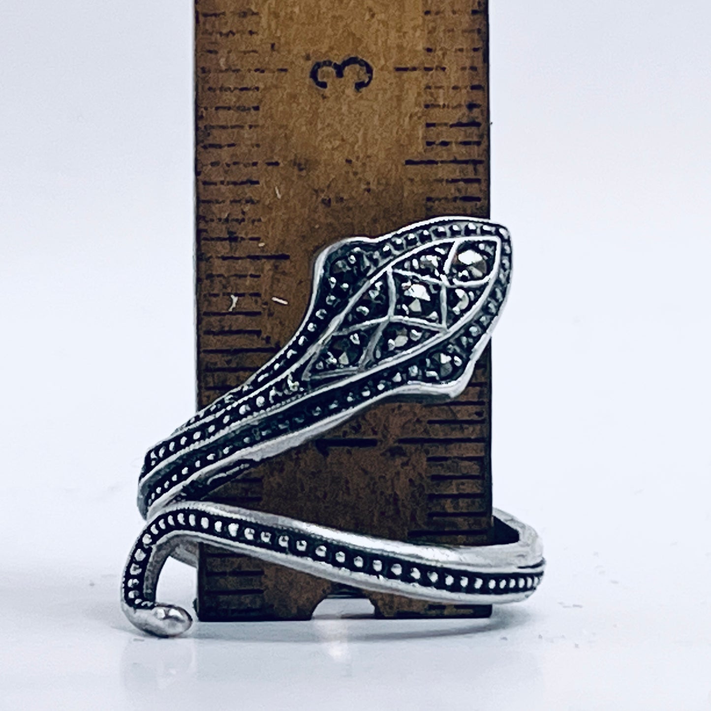 Anello Artigianale da GECO a SERPENTE Mod. SPILLA Realizzato con Antica spilla in Argento (Prima Metà del ’900)