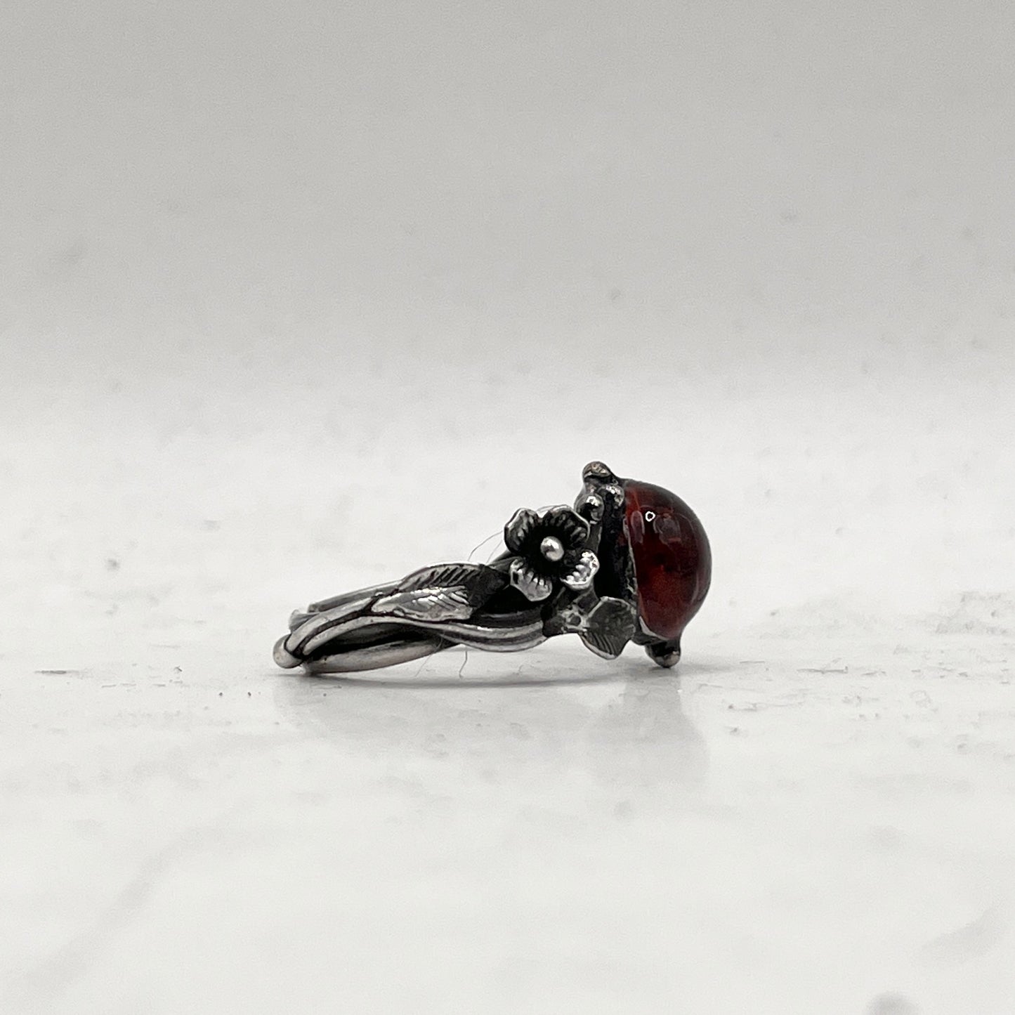 Anello Artigianale SPILLA AMBRA Mod. SPILLA Realizzato con Antica spilla in Argento (Prima Metà del ’900)