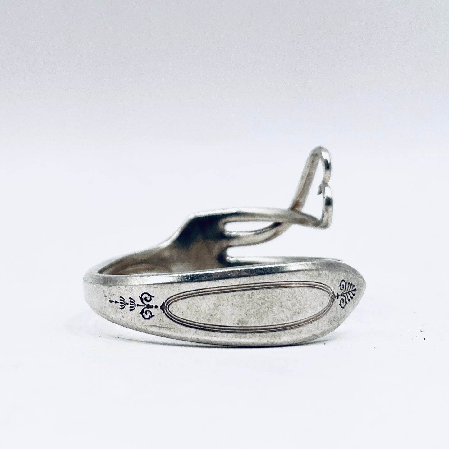 Bracciale Artigianale Mod. FORCHETTA  CUORE TRE REBBI Realizzato con Antica posata in lega d’argento (Prima Metà del ’900)