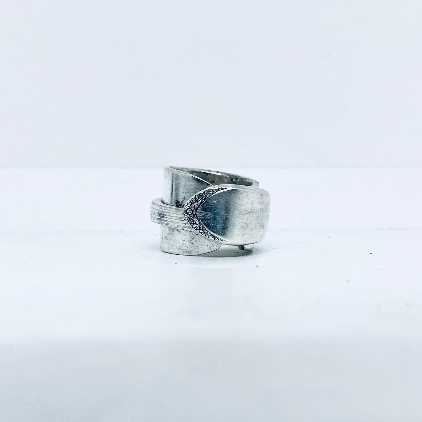Anello Artigianale Mod. SPALMABURRO  Realizzato con intero Antico Cucchiaino in Argento (Prima Metà del ’900)