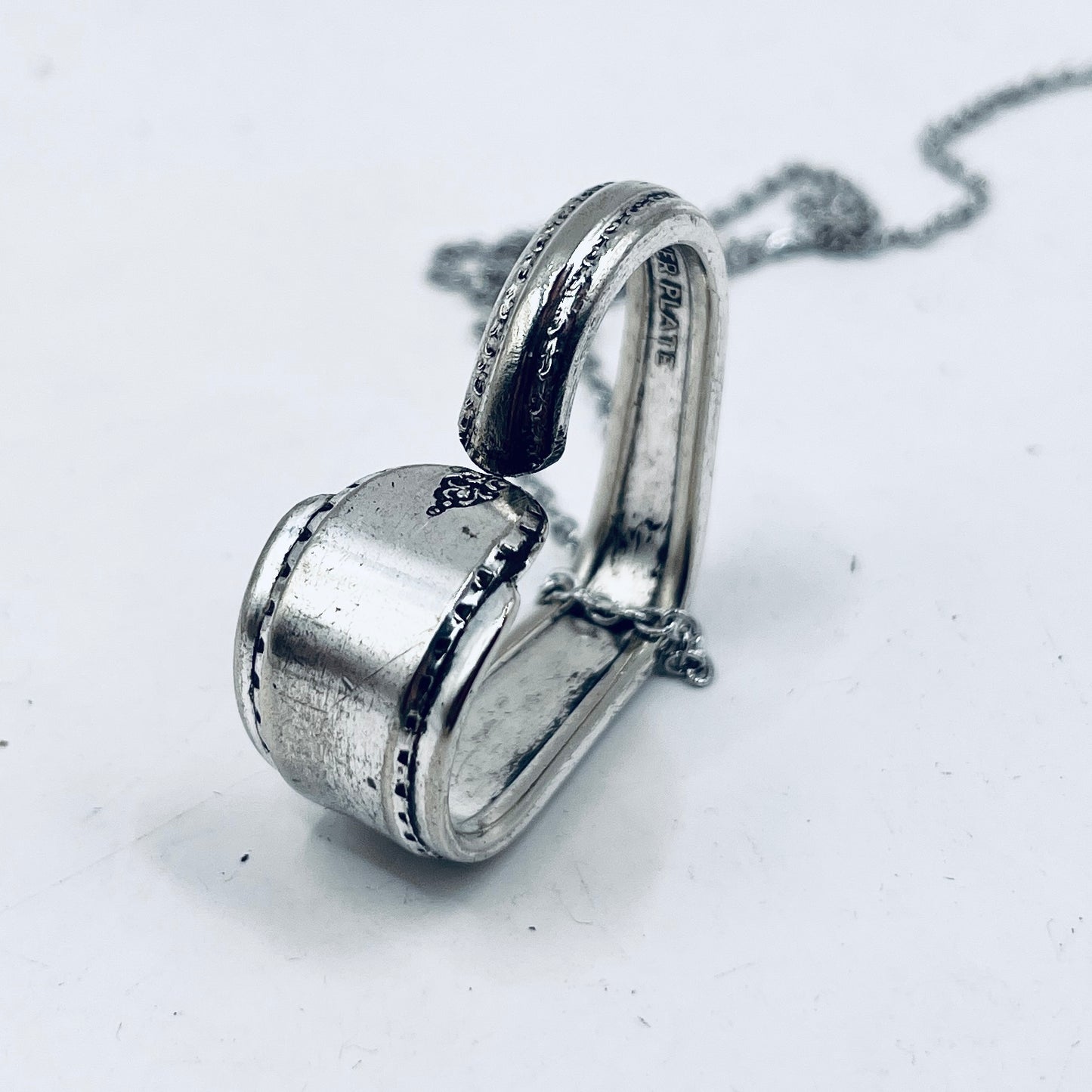 Pendente Artigianale Mod. CUORE Realizzato con Antica Posata in Argento (Prima Metà del ’900)