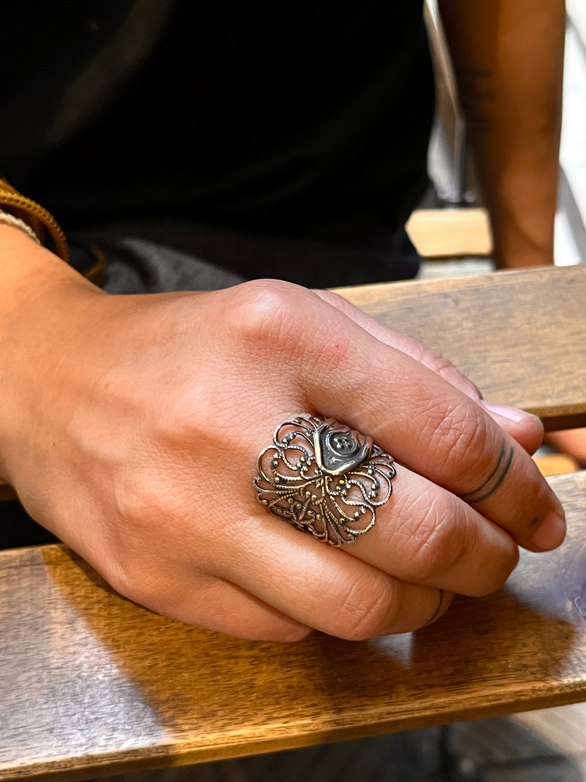 Anello Artigianale MERLETTO FIORITO Mod. PINZETTE Realizzato con Antica pinzetta in Argento (Prima Metà del ’900)