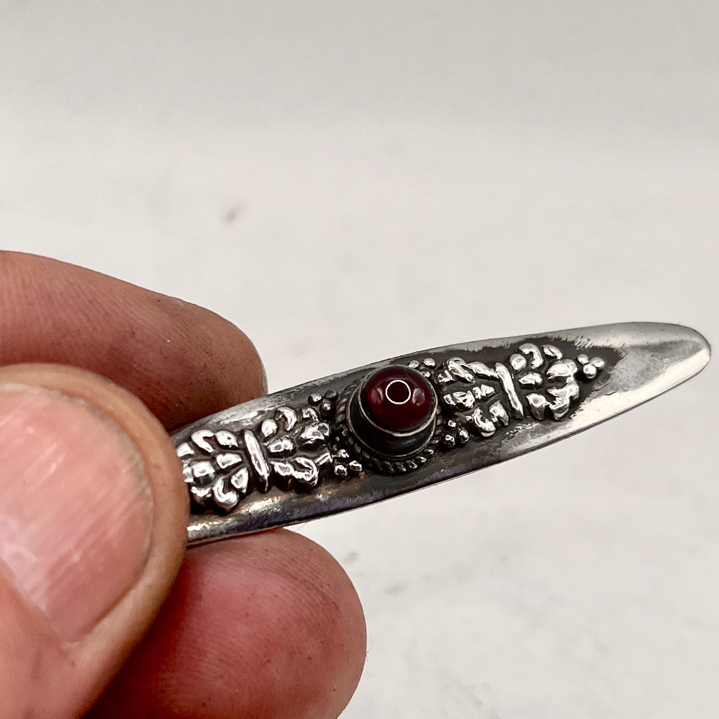 Anello Artigianale GRANATO 04 Mod. SPILLA Realizzato con Antica spilla in Argento (Prima Metà del ’900)