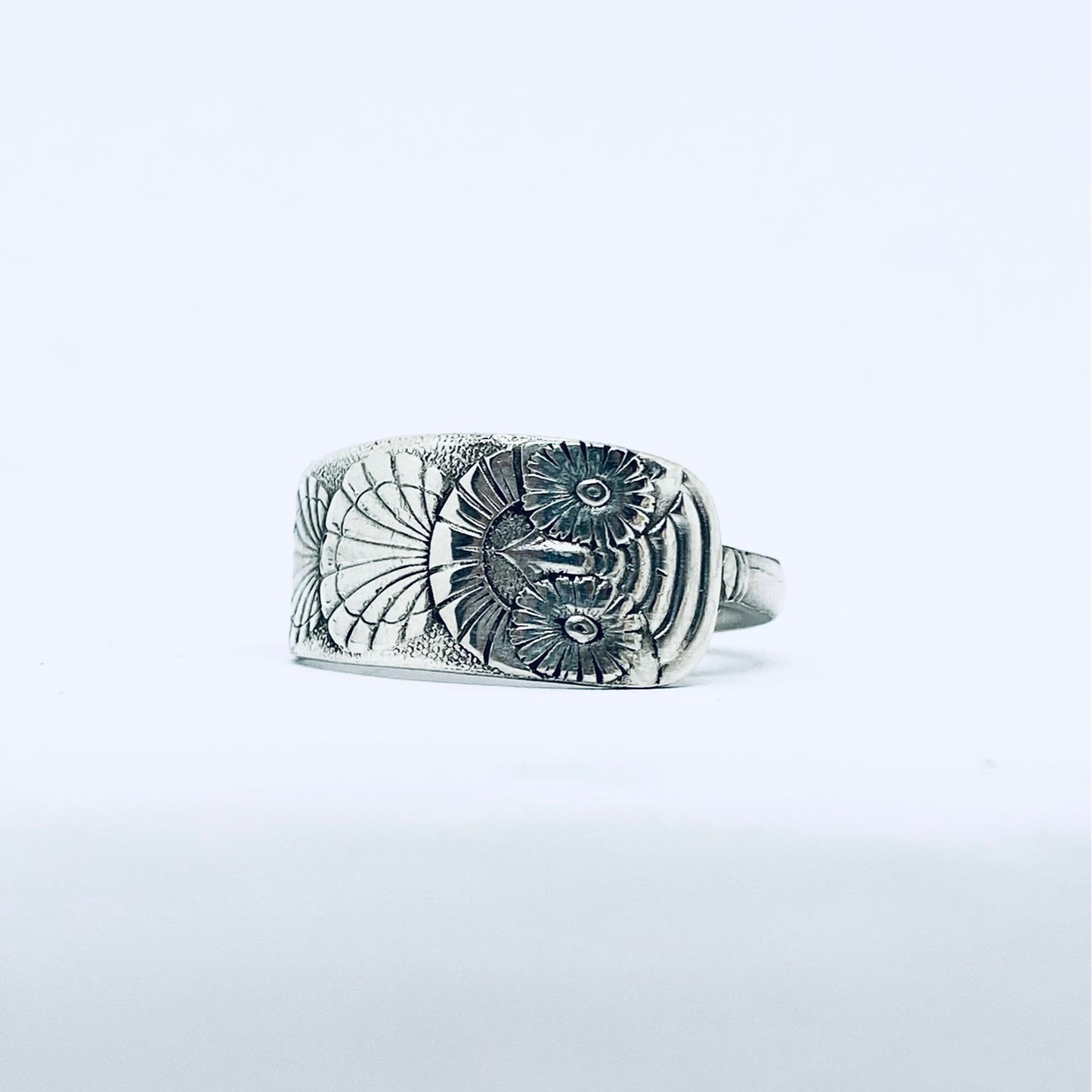 Anello Artigianale GUFO Mod. CLASSICO/SPIRALE  Realizzato con Antica posata in Argento (Prima Metà del ’900)