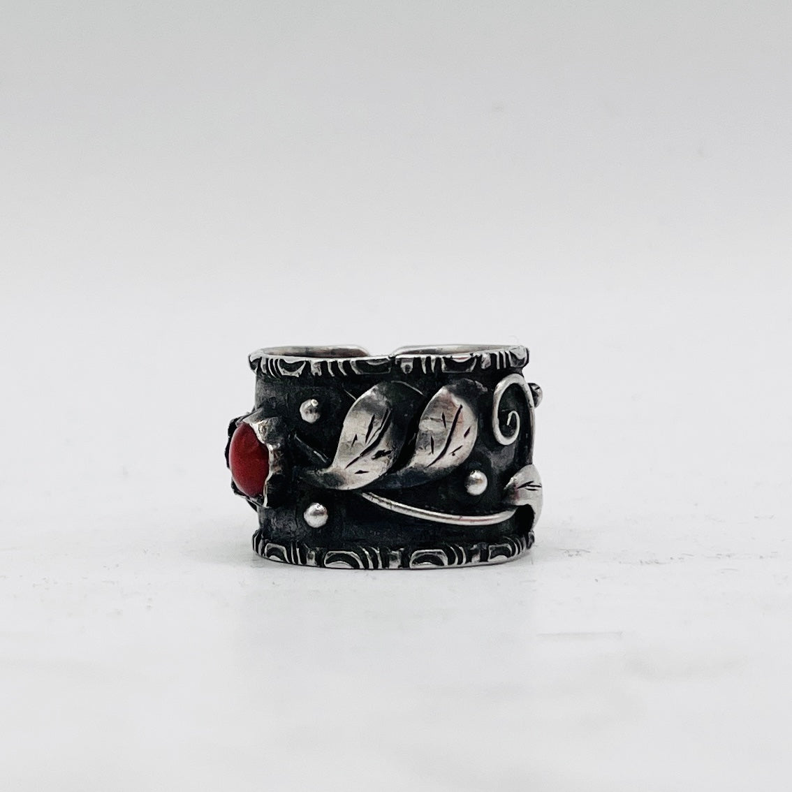 Anello Artigianale SPILLA CORALLO Mod. SPILLA Realizzato con Antica spilla in Argento (Prima Metà del ’900)