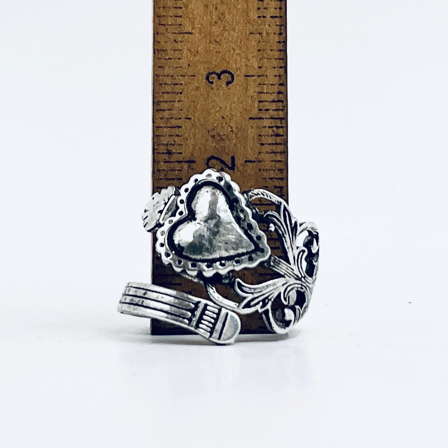 Anello Artigianale CUORE SACRO Mod. CLASSICO/SPIRALE Realizzato con Antica posata in Argento (Prima Metà del ’900)