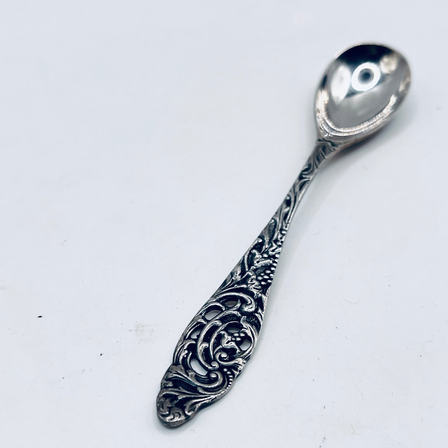 Anello Artigianale UVA TRAFORATO Mod. CLASSICO  Realizzato con Antica posata in Argento (Prima Metà del ’900)