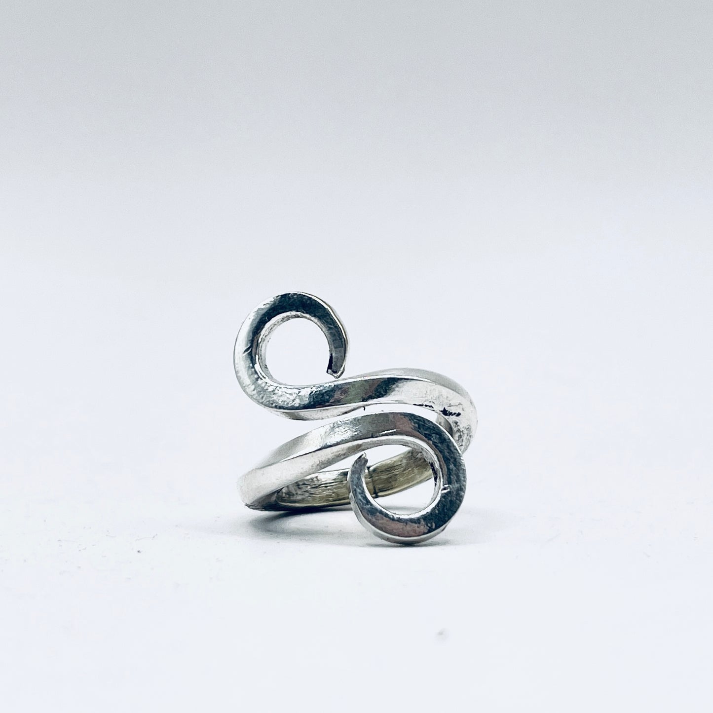 Anello Artigianale SPIRA Mod. REBBI Realizzato con Antica posata in Argento (Prima Metà del ’900)