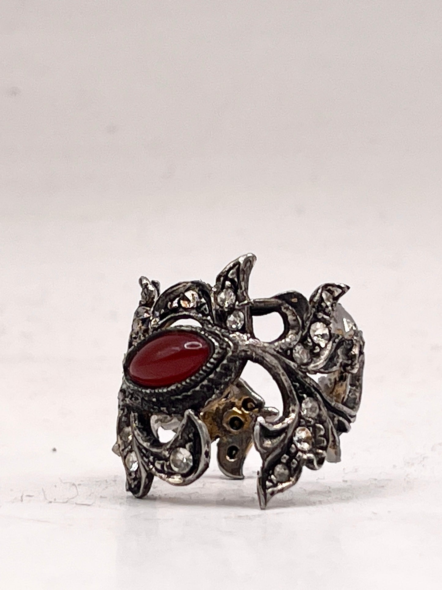 Anello Artigianale SPILLA FIAMMA Mod. SPILLA CORNIOLA Realizzato con Antica spilla in Argento (Prima Metà del ’900)