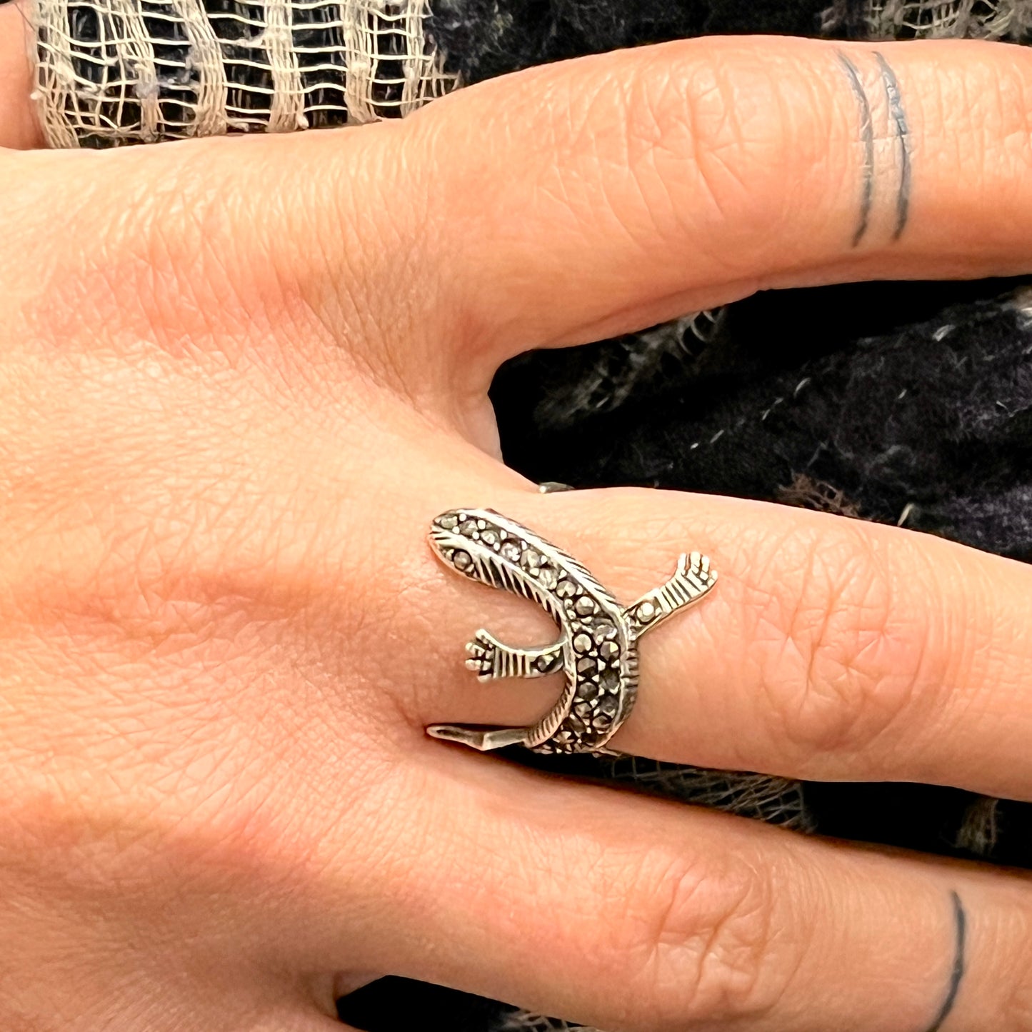 Anello Artigianale GECO Mod. SPILLA Realizzato con Antica spilla in Argento e Marcasiti (Prima Metà del ’900)