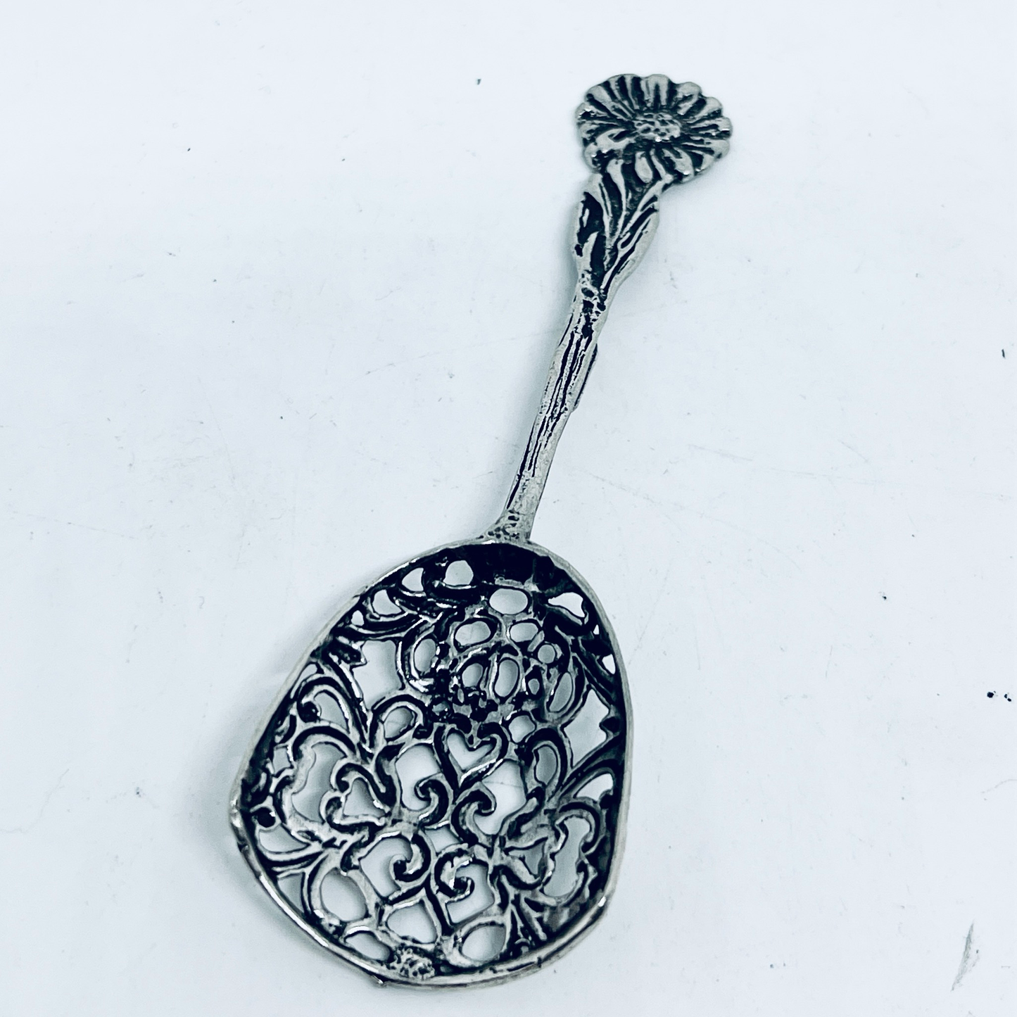 Pendente Artigianale MARGHERITA TRAFORATA Mod. CUCCHIAINO INTERO Realizzato con Antica Posata in Argento (Prima Metà del ’900)