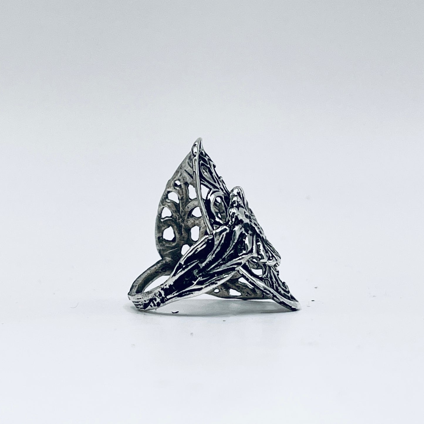 Anello Artigianale “TRAFORATO MARGHERITA” Mod. INTERO  Realizzato con intero Antico Cucchiaino in Argento (Prima Metà del ’900)