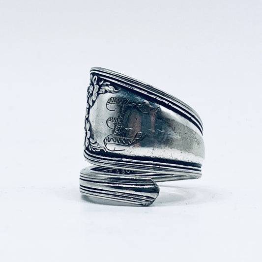 Anello Artigianale con Iniziale L