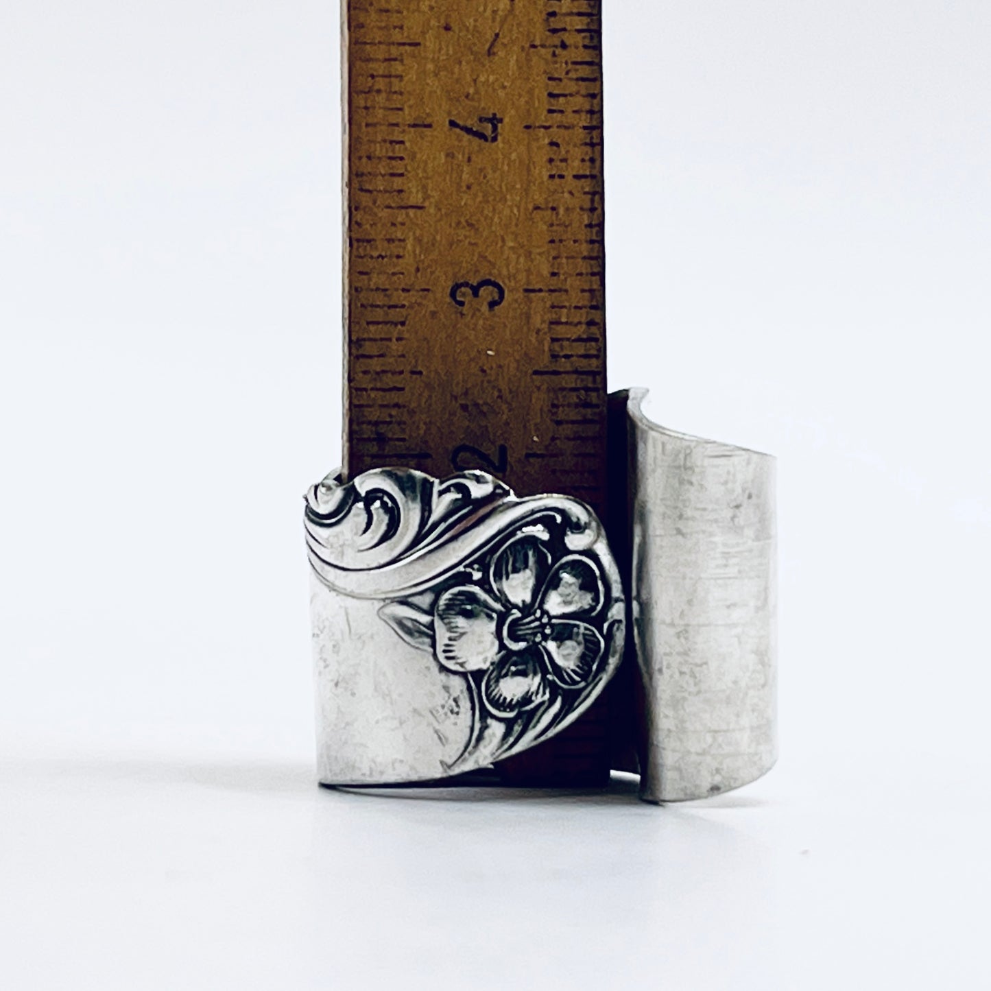 Anello Artigianale Mod. RICCIOLO  ZAGARA Realizzato con Antica posata in Argento (Prima Metà del ’900)