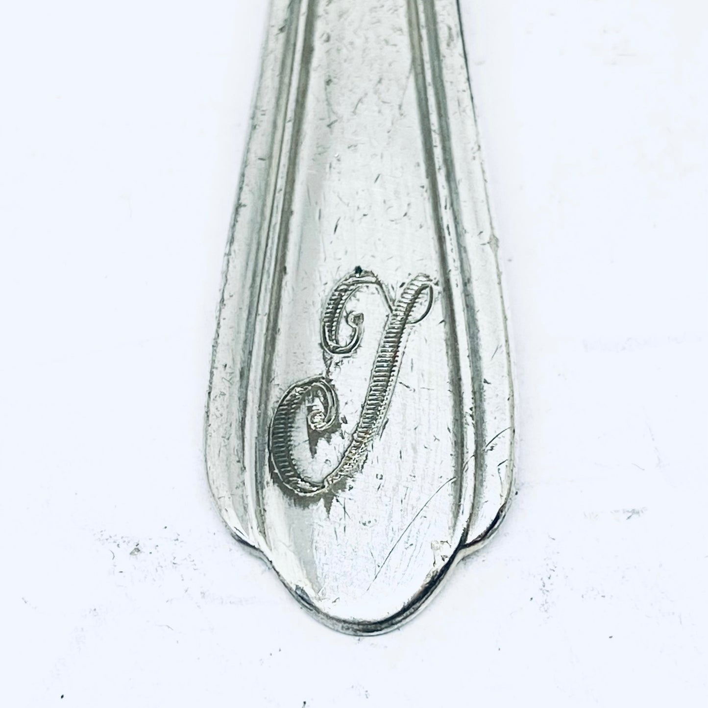 Anello Artigianale con Iniziale I