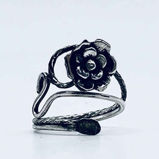 Anello Artigianale ART NOUVEAU Mod. INTERO/SPIRALE  Realizzato con Antica posata in Argento (Prima Metà del ’900)
