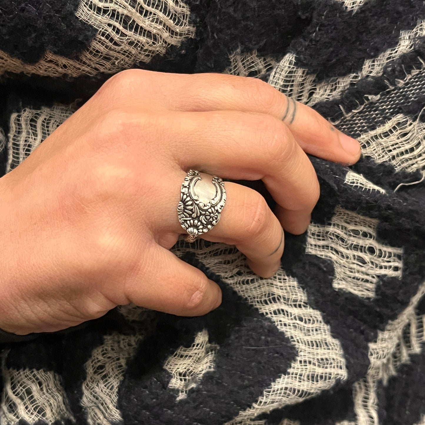 Anello Artigianale Mod. CLASSICO  FIORI SUPER Realizzato con Antica posata in Argento (Prima Metà del ’900)