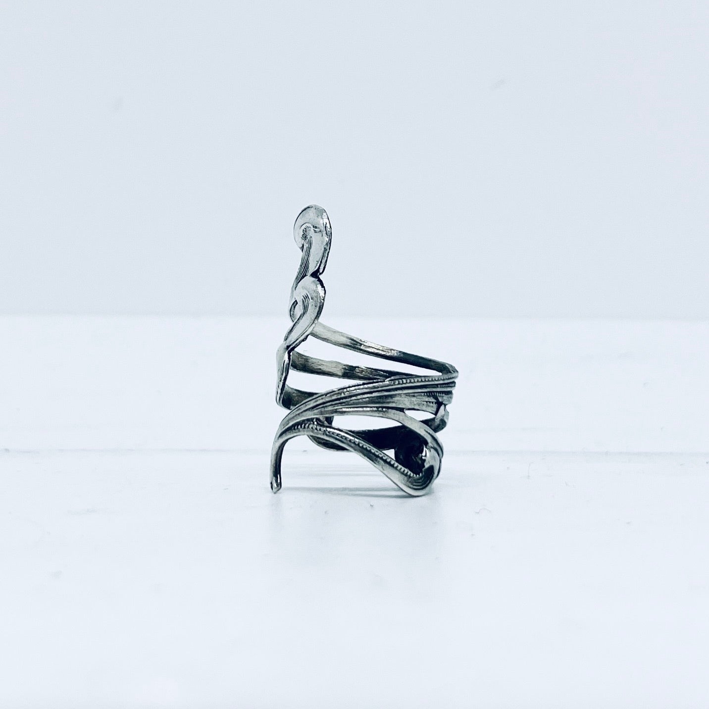 Anello Artigianale ONDA LIBERTY Mod. SPILLA Realizzato con Antica spilla in Argento (Prima Metà del ’900)