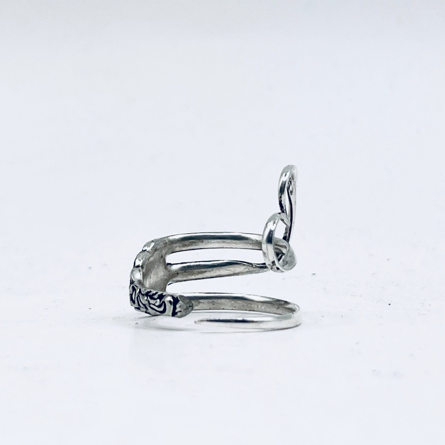 Anello Artigianale Mod. FORCHETTINA CUORE DELICATO Realizzato con parte di antica forchettina in Argento (Prima Metà del ’900)