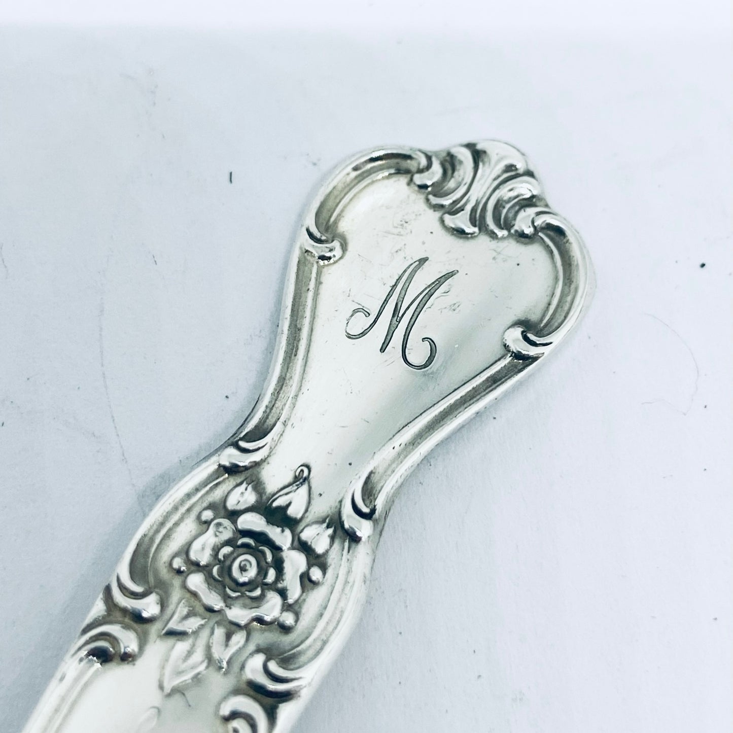 Anello Artigianale con Iniziale M