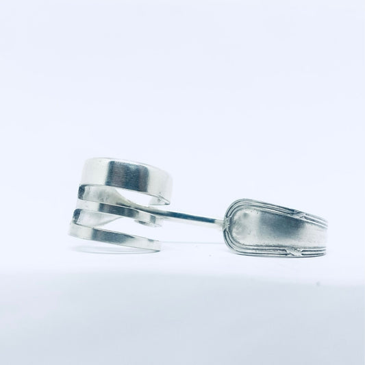 Anello Artigianale FORCHETTINA  Mod. TRIPLO TIRAPUGNI  Realizzato con Antica posata in Argento (Prima Metà del ’900)