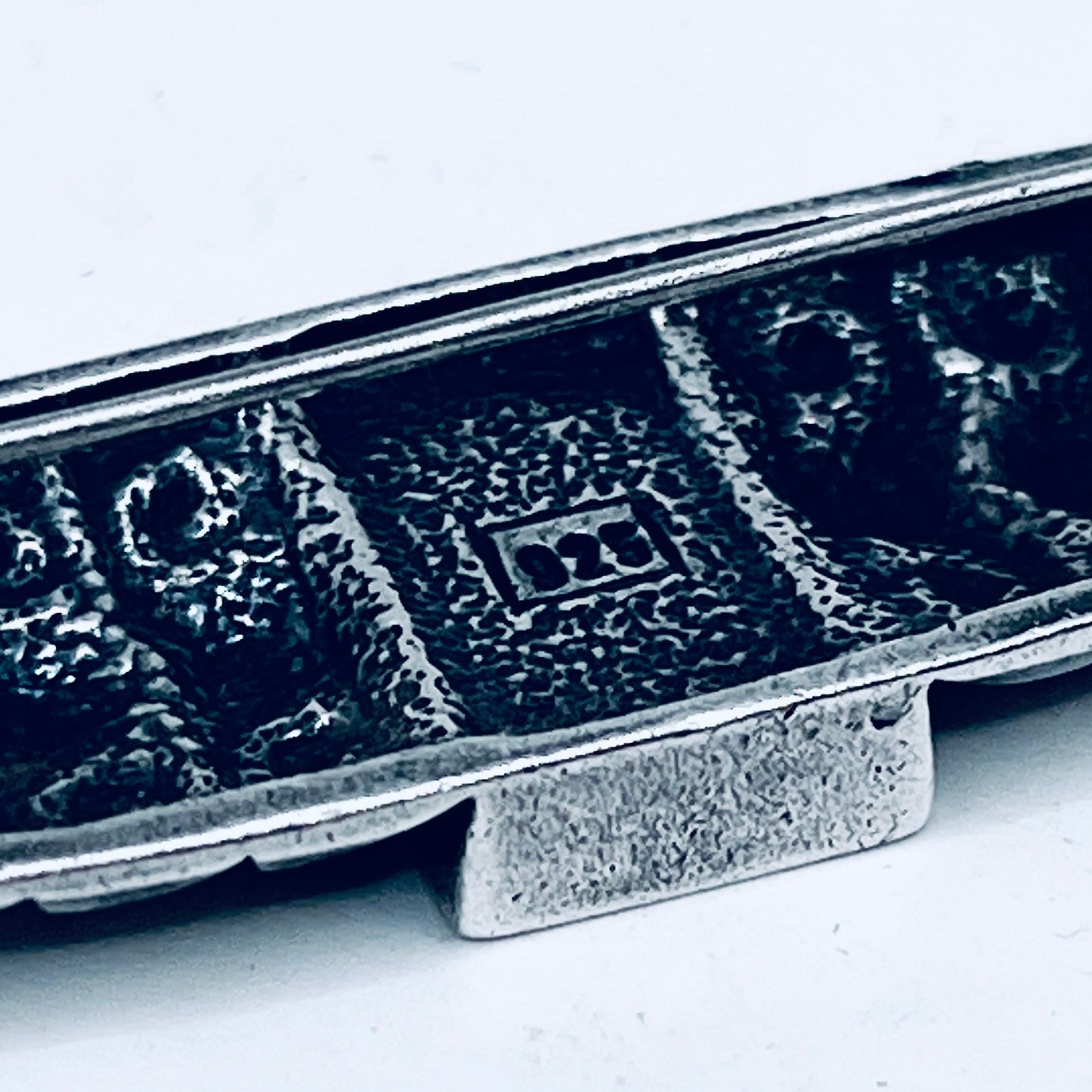 Anello Artigianale ONICE Mod. SPILLA Realizzato con Antica spilla in Argento (Prima Metà del ’900)