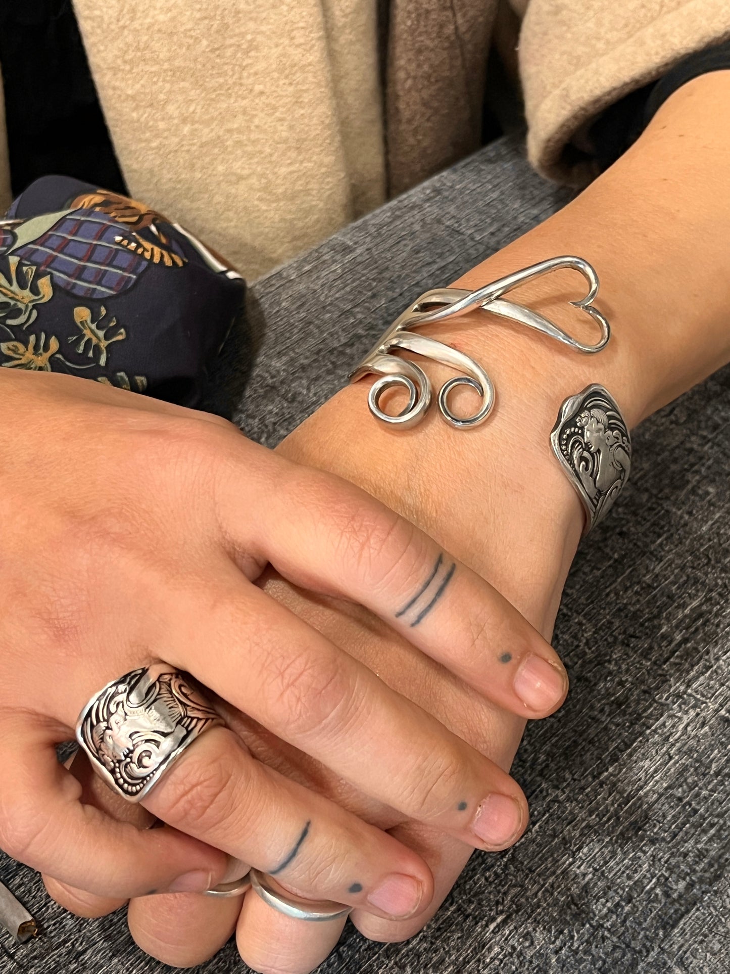 Bracciale Artigianale “SIREN” Mod. FORCHETTA  CUORE Realizzato con Antica posata in lega d’argento (Prima Metà del ’900)