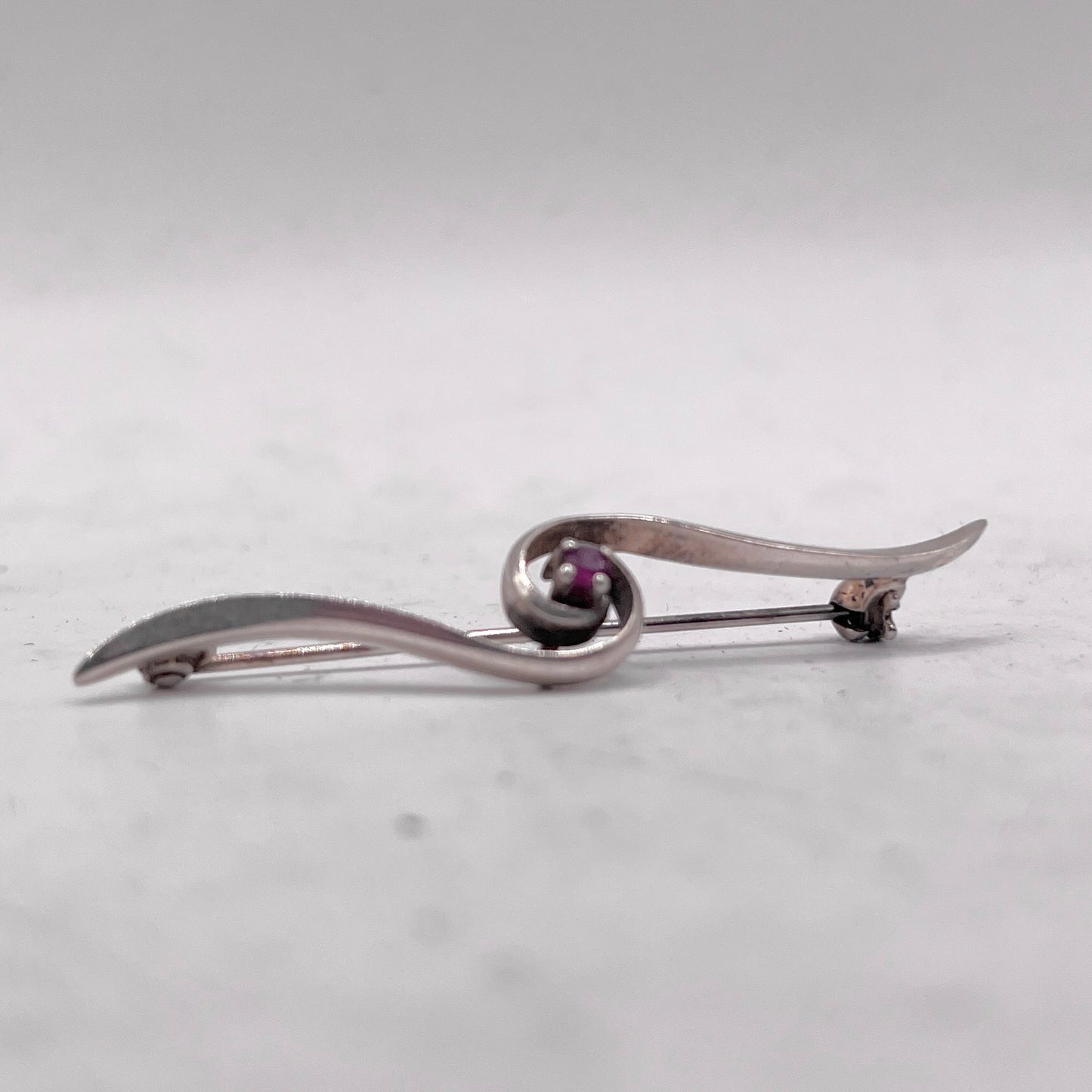 Anello Artigianale GRANATO 02 Mod. SPILLA Realizzato con Antica spilla in Argento (Prima Metà del ’900)