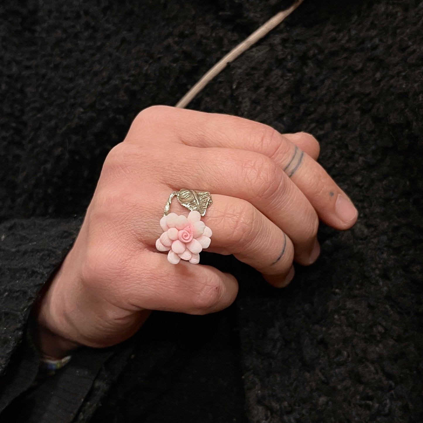 Anello Artigianale ROSA 03 Mod. CLASSICO  Realizzato con Antica SPILLA in Argento 800(Prima Metà del ’900)