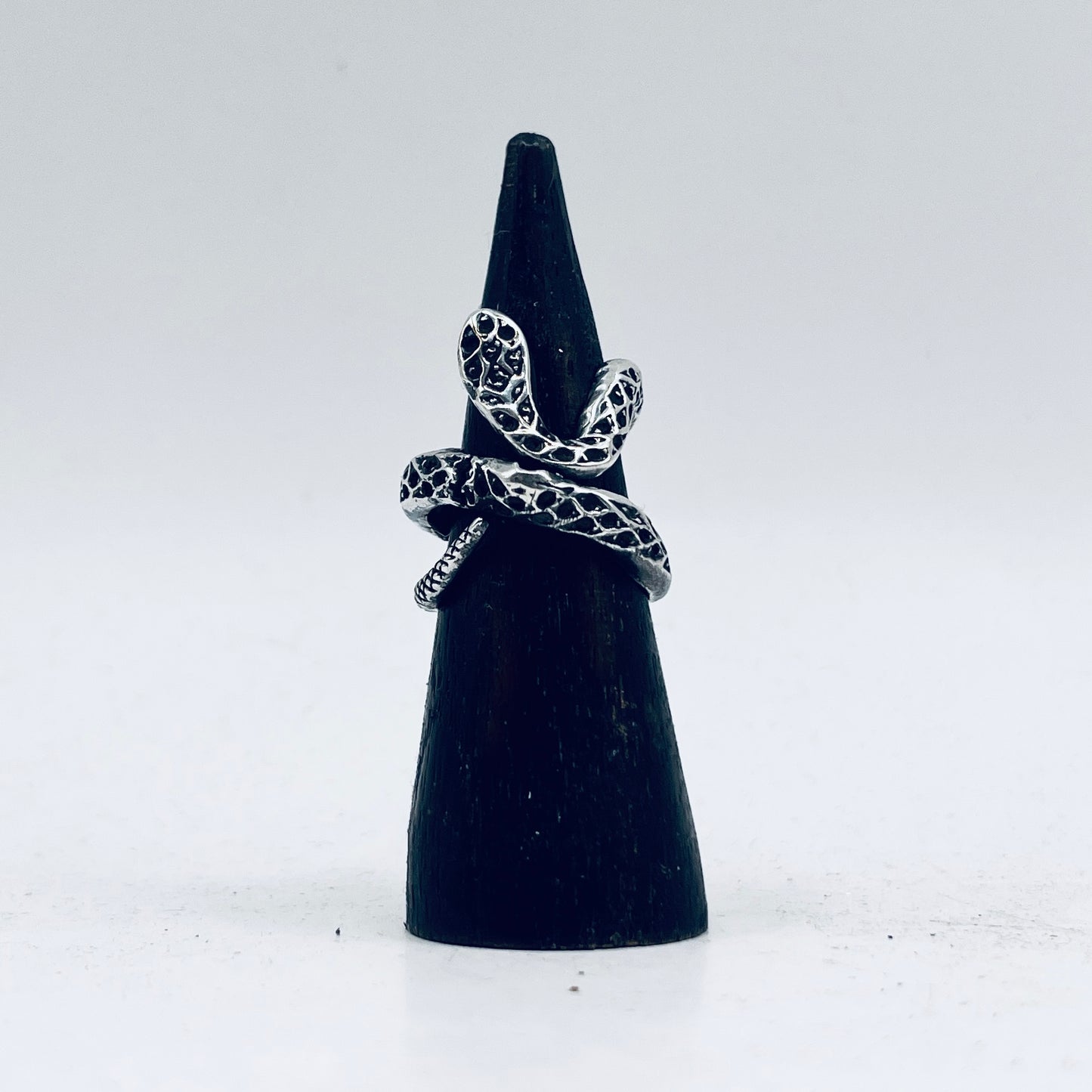 Anello Artigianale SERPENTE Mod. SPILLA Realizzato con Antica spilla in Argento (Prima Metà del ’900)