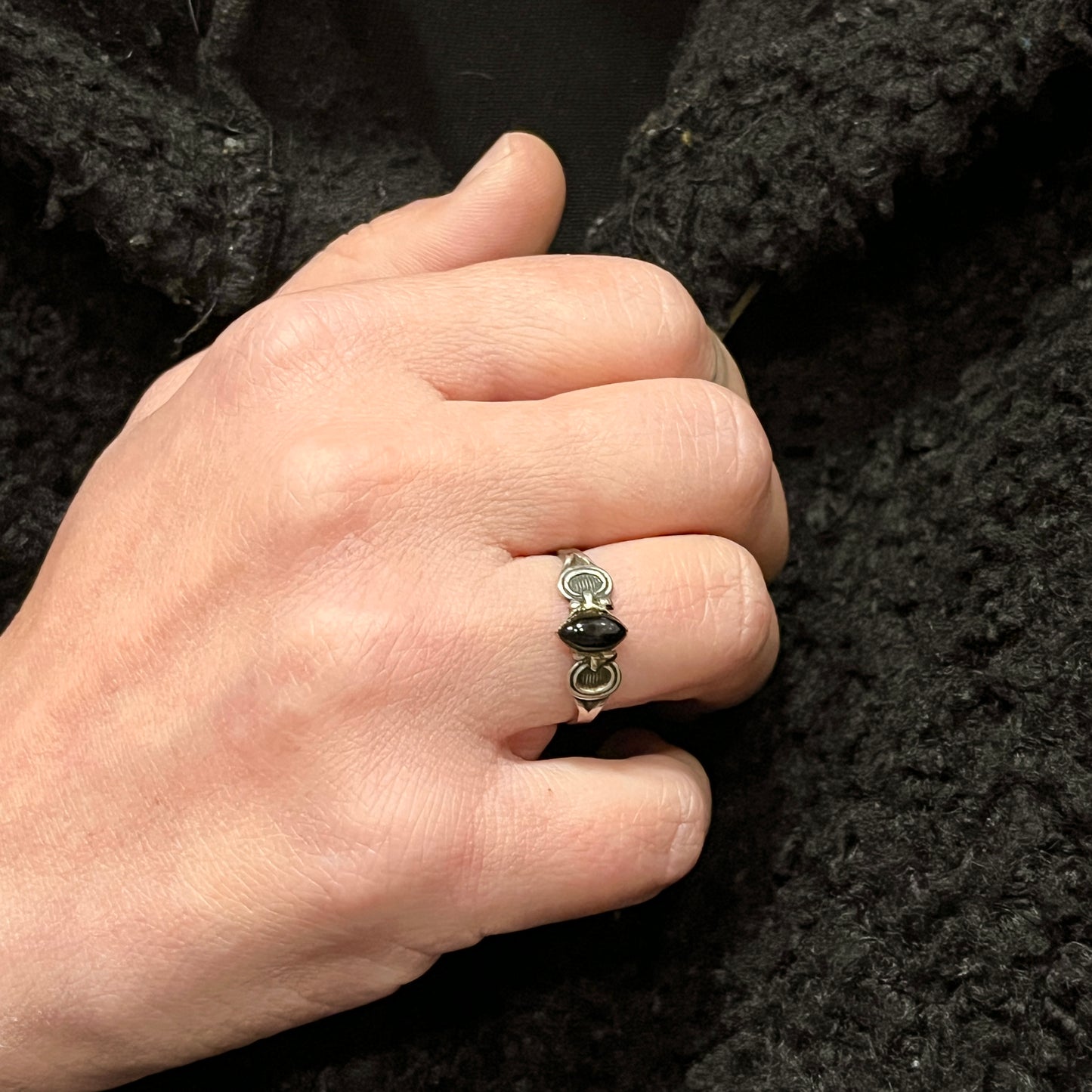 Anello Artigianale SPILLA ONICE Mod. SPILLA Realizzato con Antica spilla in Argento (Prima Metà del ’900)