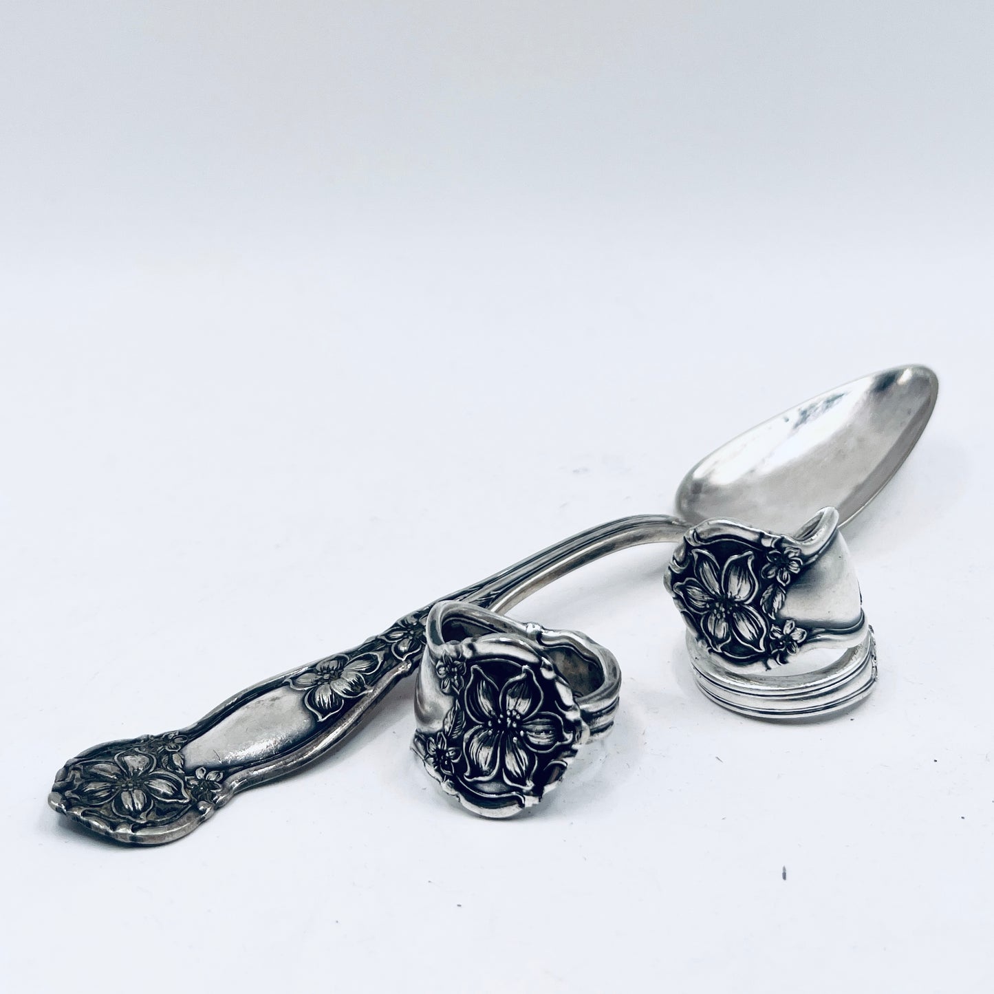 Anello Artigianale Mod. SPIRALE  ZAGARA Realizzato con Antica posata in Argento (Prima Metà del ’900)