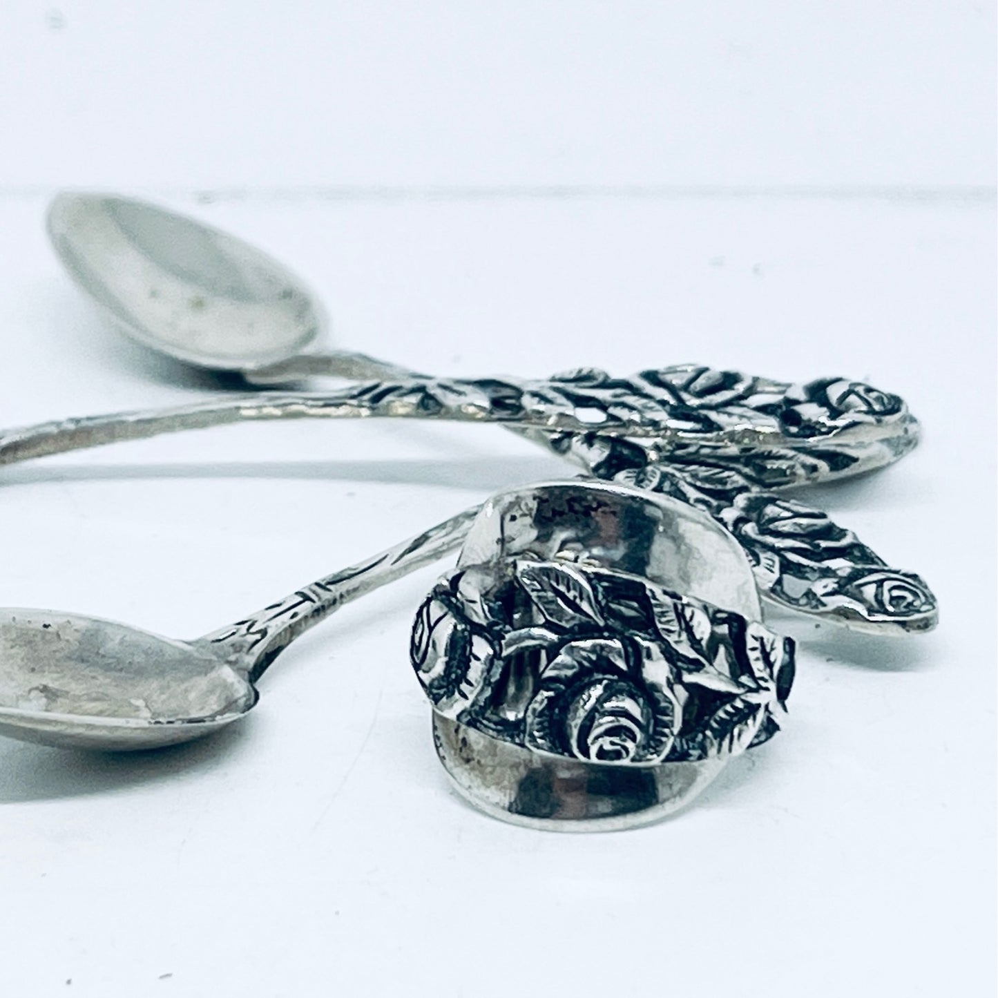 Anello Artigianale ROSA Mod. INTERO  Realizzato con intero Antico Cucchiaino in Argento (Prima Metà del ’900)