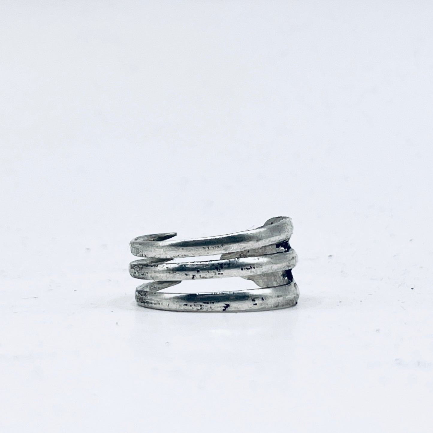 Anello Artigianale Mod. FORCHETTINA DELICATO Realizzato con parte di antica forchettina in Argento (Prima Metà del ’900)