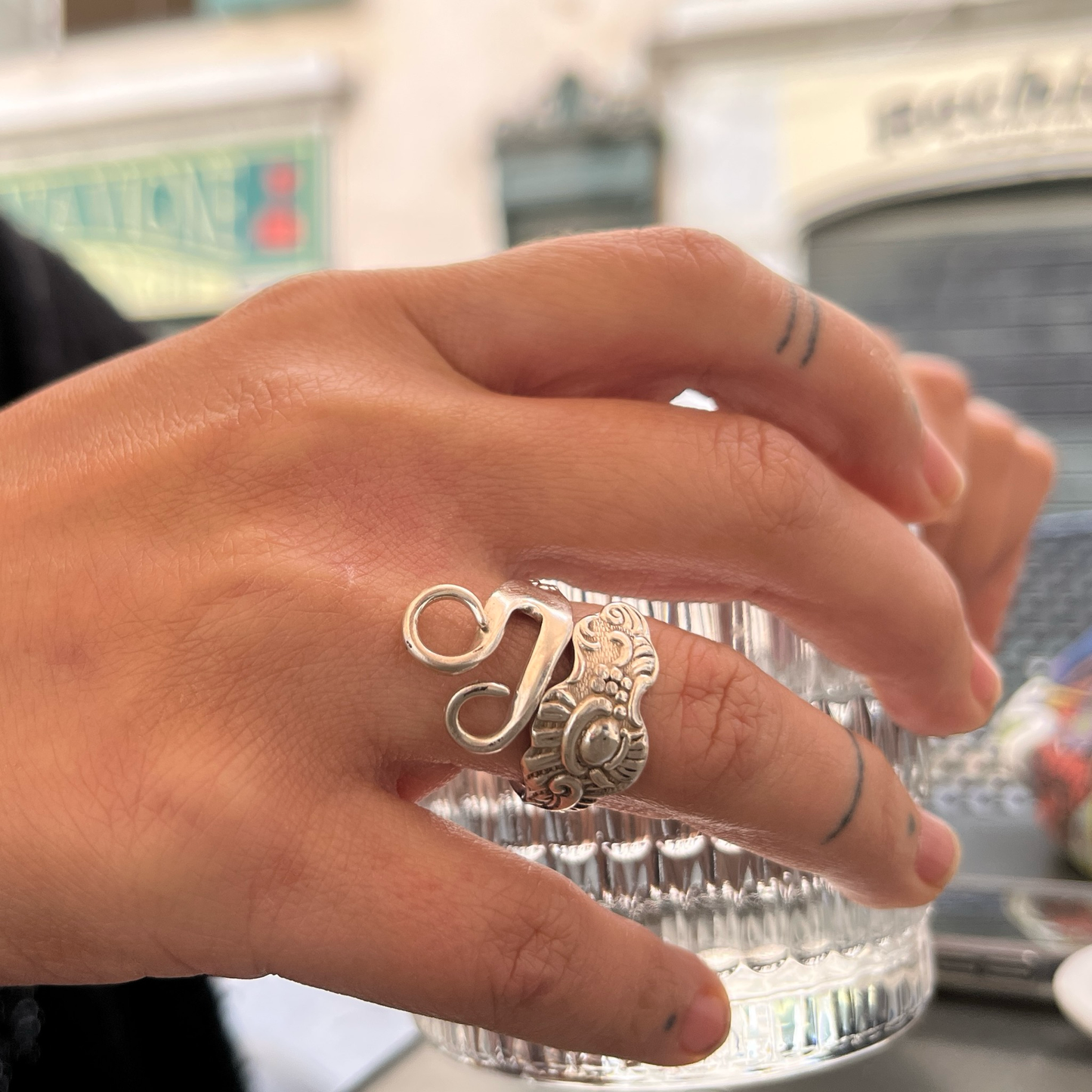 Anello Artigianale Mod. FORCHETTINA RICCIOLI Realizzato con intera antica forchettina in Argento (Prima Metà del ’900)