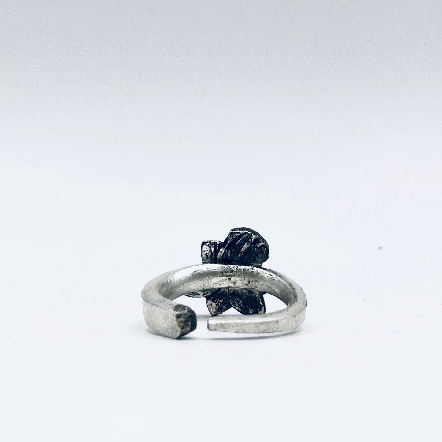 Anello Artigianale NARCISO Mod. REBBI Realizzato con Antica posata in Argento (Prima Metà del ’900)