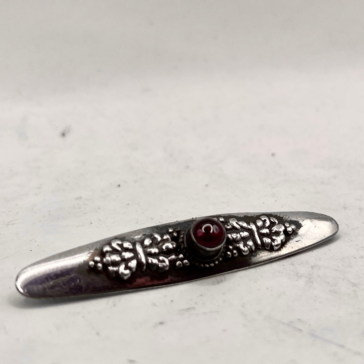 Anello Artigianale GRANATO 04 Mod. SPILLA Realizzato con Antica spilla in Argento (Prima Metà del ’900)