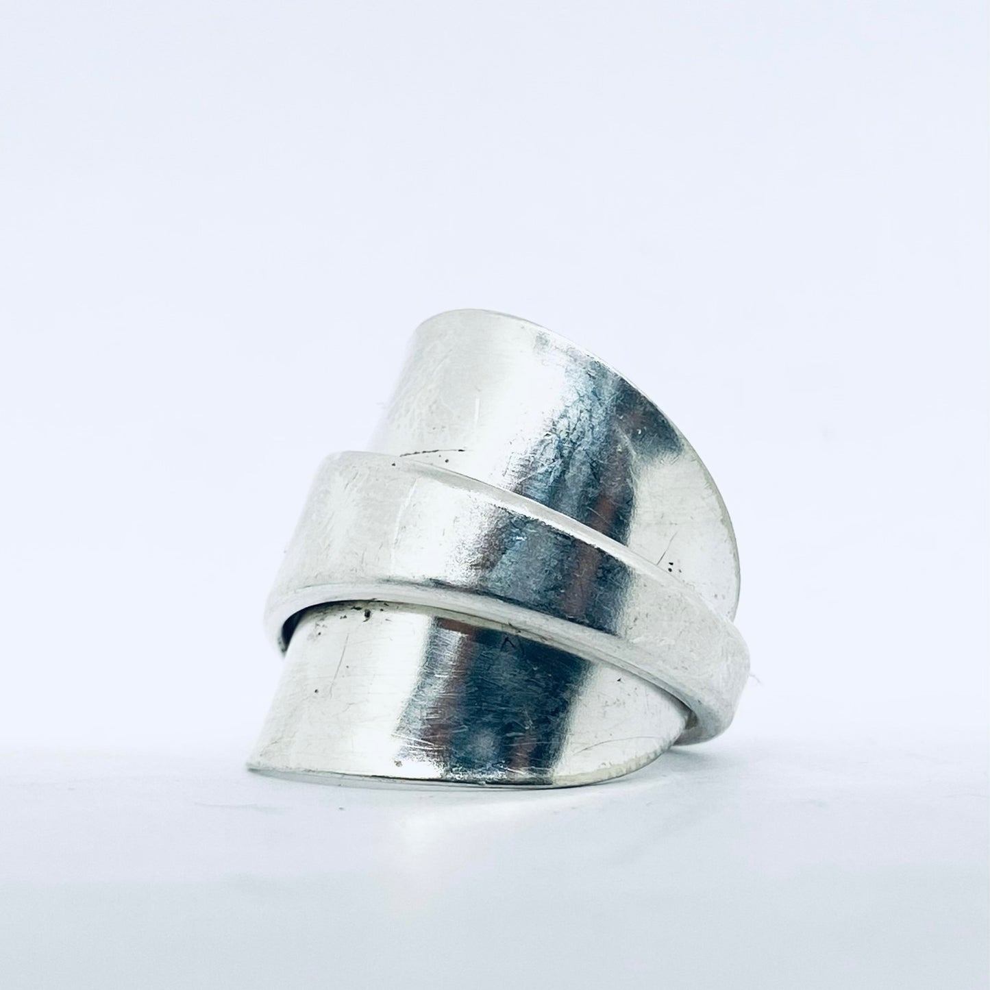 Anello Artigianale Mod. INTERO  Realizzato con intero Antico Cucchiaino in Argento (Prima Metà del ’900)