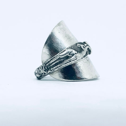 Anello Artigianale ANTILOPE Mod. INTERO  Realizzato con intero Antico Cucchiaino in Argento (Prima Metà del ’900)