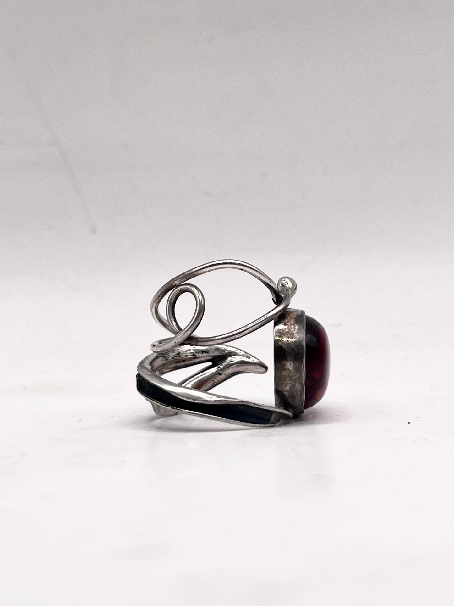 Anello Artigianale MIELE JURASSICO Mod. SPILLA con AMBRA Realizzato con Antica spilla in Argento (Prima Metà del ’900)