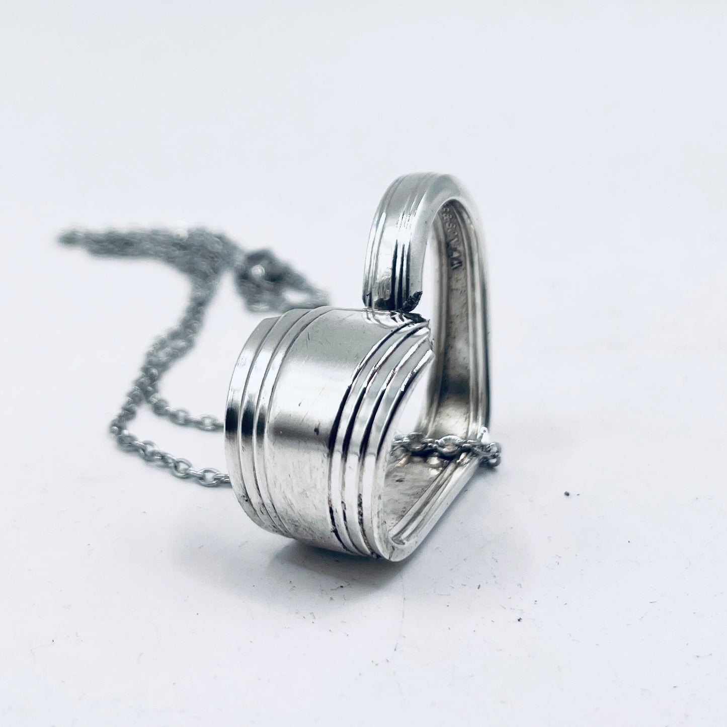 Pendente Artigianale Mod. CUORE Realizzato con Antica Posata in Argento (Prima Metà del ’900)