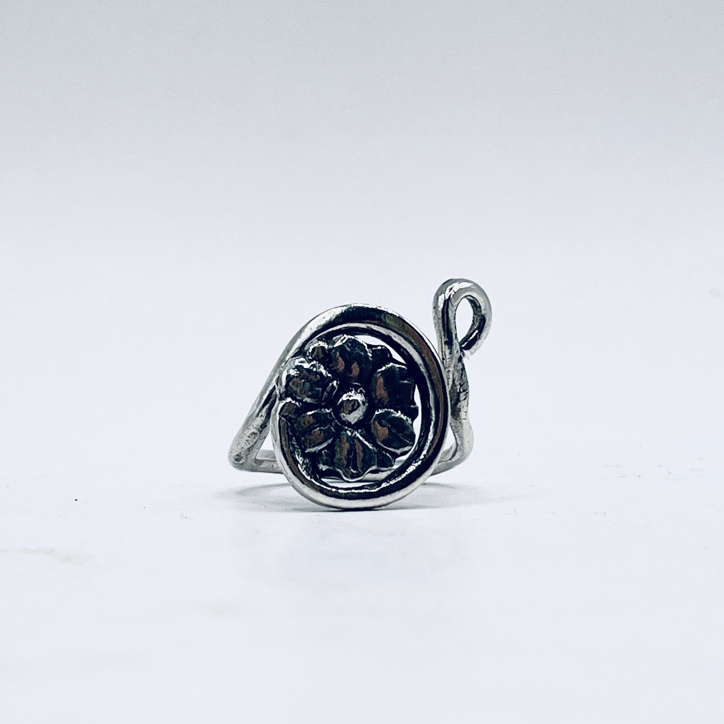 Anello Artigianale FIORE02 Realizzato con Antica posata in Argento (Prima Metà del ’900)