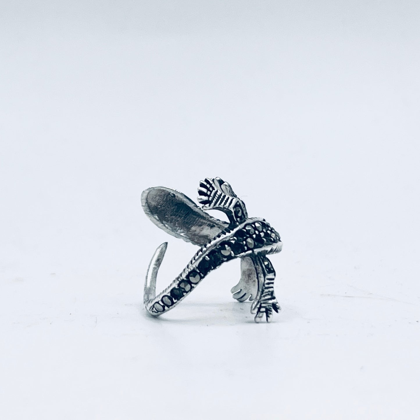 Anello Artigianale GECO Mod. SPILLA Realizzato con Antica spilla in Argento e Marcasiti (Prima Metà del ’900)