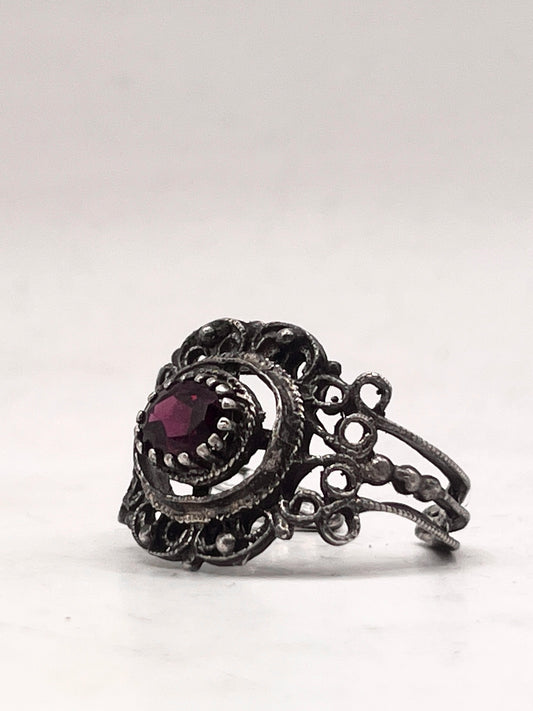 Anello Artigianale SPILLA VELLUTO Mod. SPILLA ARG 835 e GRANATO Realizzato con Antica spilla in Argento (Prima Metà del ’900