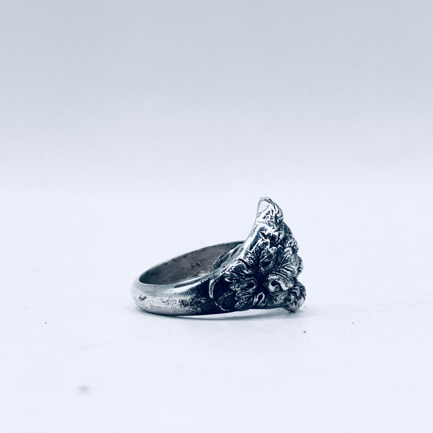 Anello Artigianale ZAMPA LEONE Mod. PINZETTA CLASSICO UOMO Realizzato con Antica posata in Argento (Prima Metà del ’900)