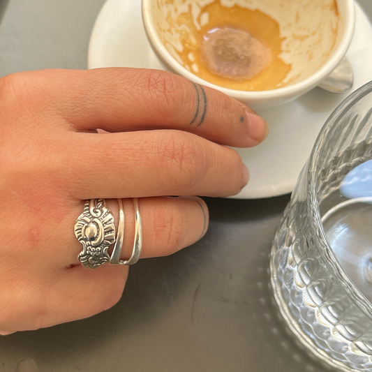 Anello Artigianale Mod. FORCHETTINA Realizzato con intera antica forchettina in Argento (Prima Metà del ’900)